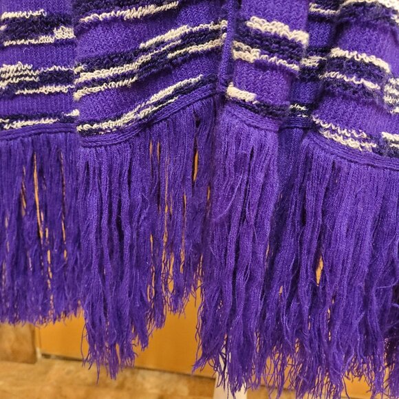 Vintage Womens One Size (OS) Crocheted Poncho Purple Stripe Fringe Boho Festival - Picture 6 of 7